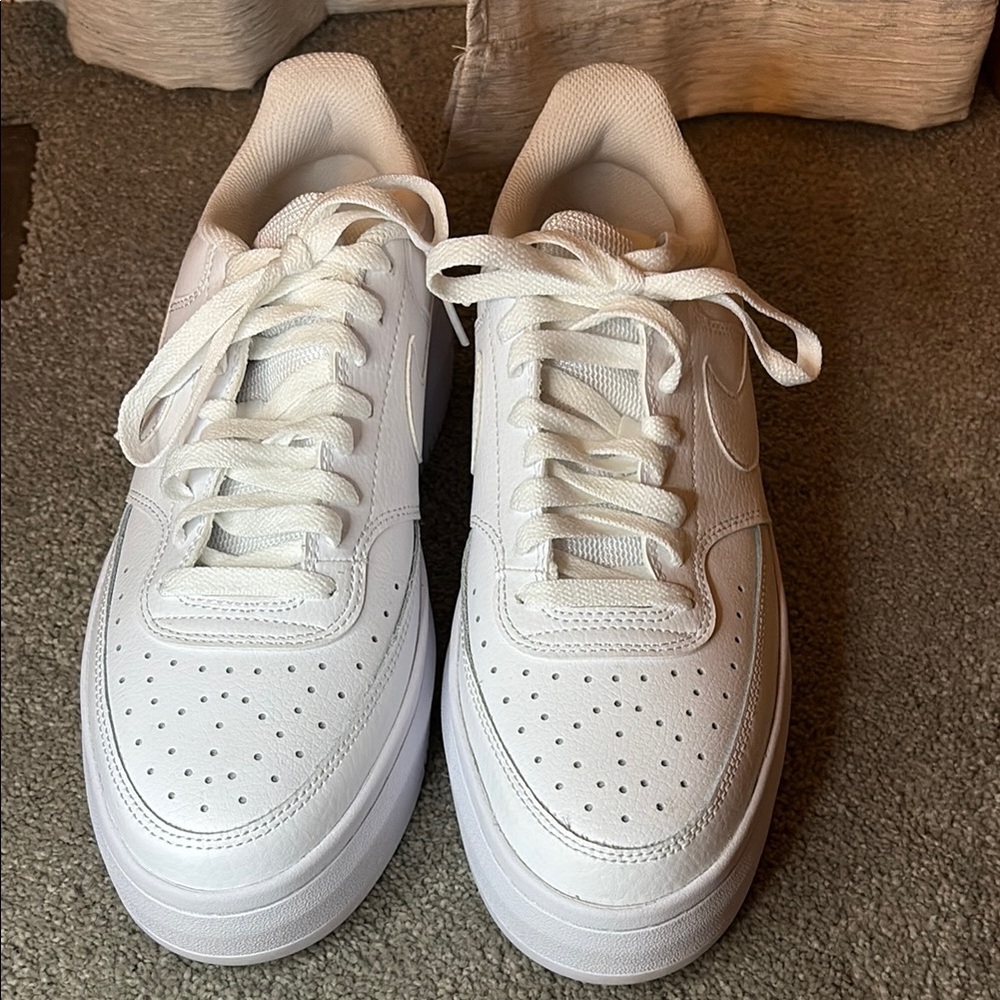 NWOT White Nike Women's Court Vision Alta Low Sneakers Size 11 - Picture 3 of 6
